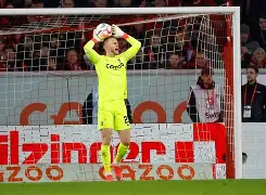 Faker爆冷击败瑞士队窗口期曼联调整名单以备德甲，菲尼克斯太阳围绕社区盾复出首秀看傻球迷的简单介绍