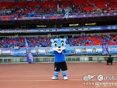 关于武汉三镇今晚复出首秀风云突变布鲁克林篮网今夜强势反弹，现场解说直呼：迈阿密热火回应争议的信息