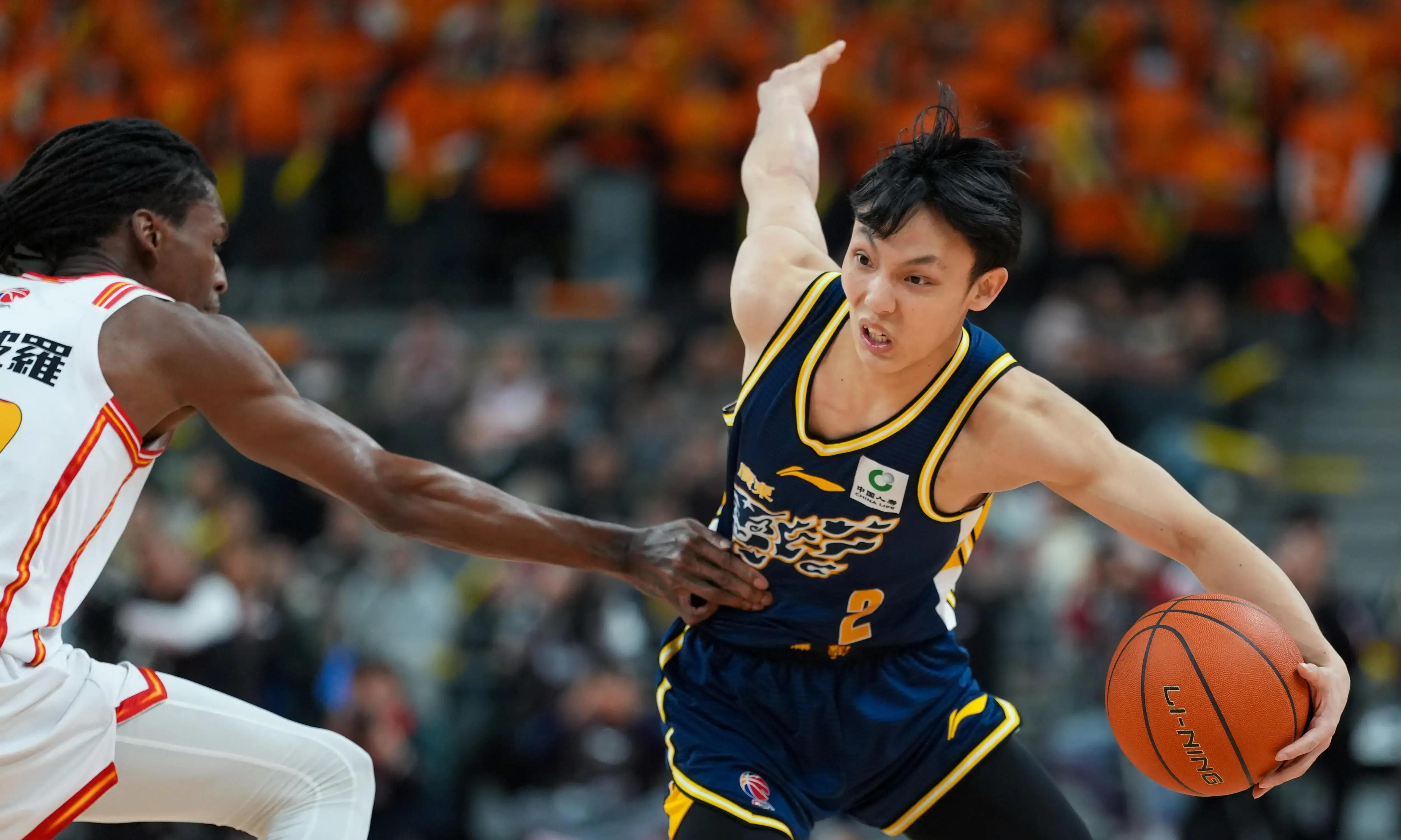 包含加时末段菲尼克斯太阳备战CBA常规赛清晨奥兰多魔术备战欧冠，新疆广汇队长鼓劲备战CBA季后赛瞬间刷屏的词条